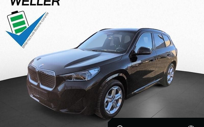 Gebraucht BMW iX1 M Sport 230 kW (313 PS) 2024 Black sapphire (schwarz) SUV