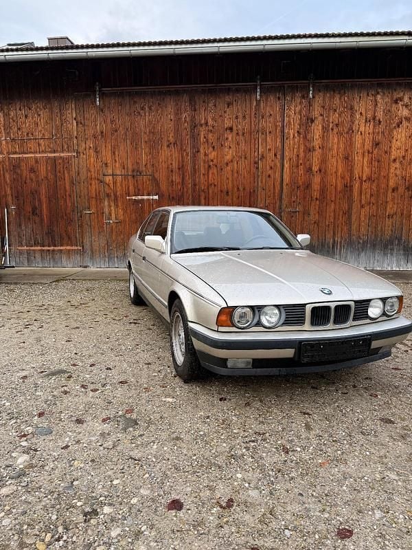Andere farben Gebraucht 1988 BMW 535 Basis Limousine | 10.800 € - Bild 1/4