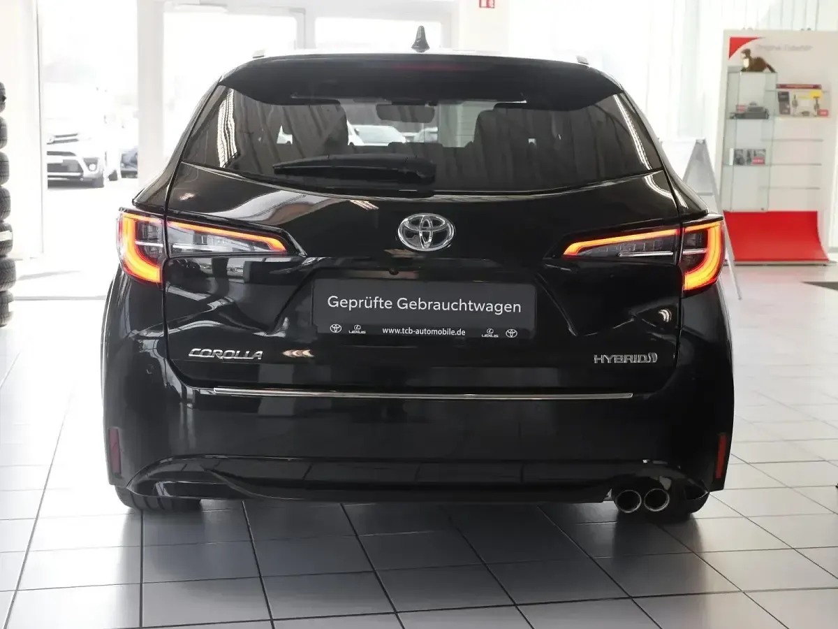Gebraucht Toyota Corolla Lounge 184 PS (135 kW) 2019 Mysticschwarz mica Kombi