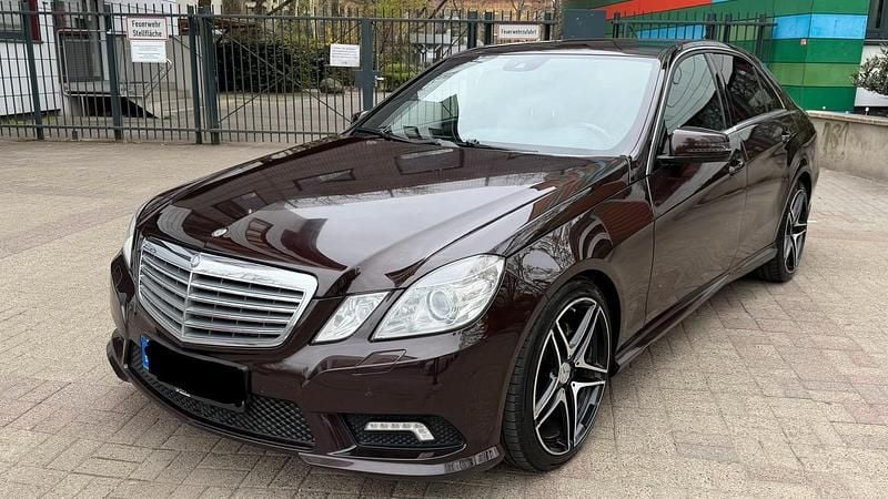 Gebraucht Mercedes E350 AMG 231 PS (169 kW) 2010 Braun Limousine