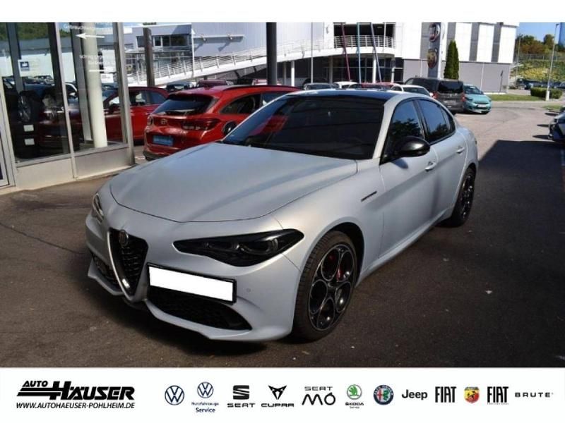 Grau Gebraucht 2023 Alfa Romeo Giulia Competizione Limousine | 38.785 € (Fairer Preis) - Bild 1/3