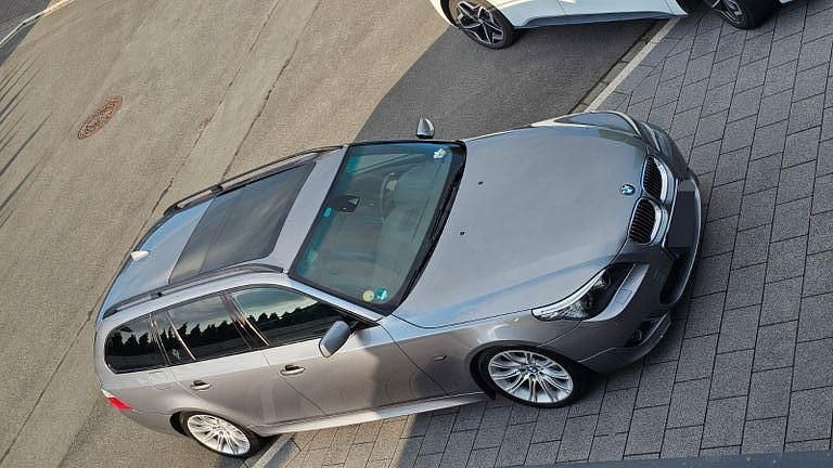 Grau Gebraucht 2008 BMW 525 Sport Line Kombi | 7.900 € (Etwas zu teuer) - Bild 1/4