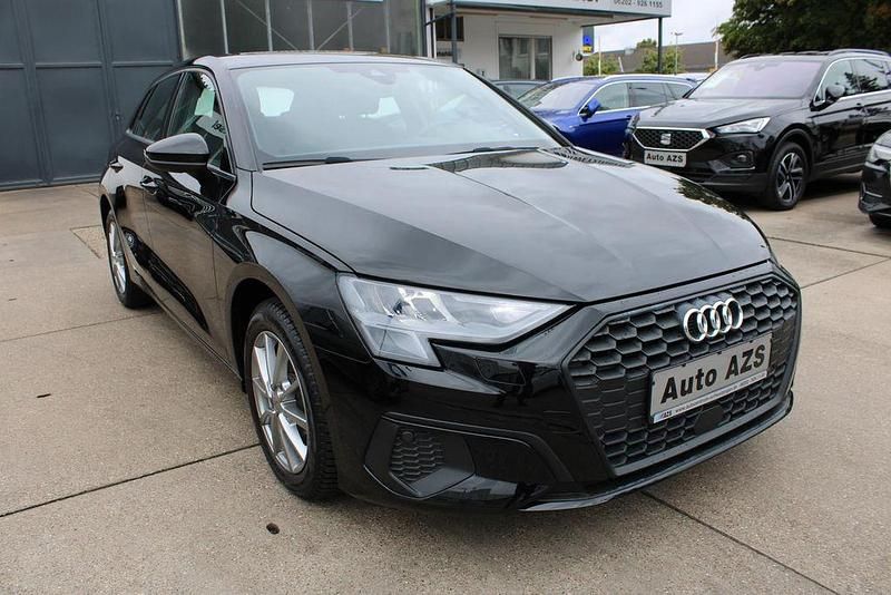 Schwarz Gebraucht 2023 Audi A3 Sportback Limousine | 23.950 € (Guter Preis) - Bild 1/4