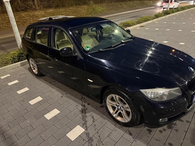 Gebraucht BMW 320 143 PS (105 kW) 2009 Schwarz Kombi