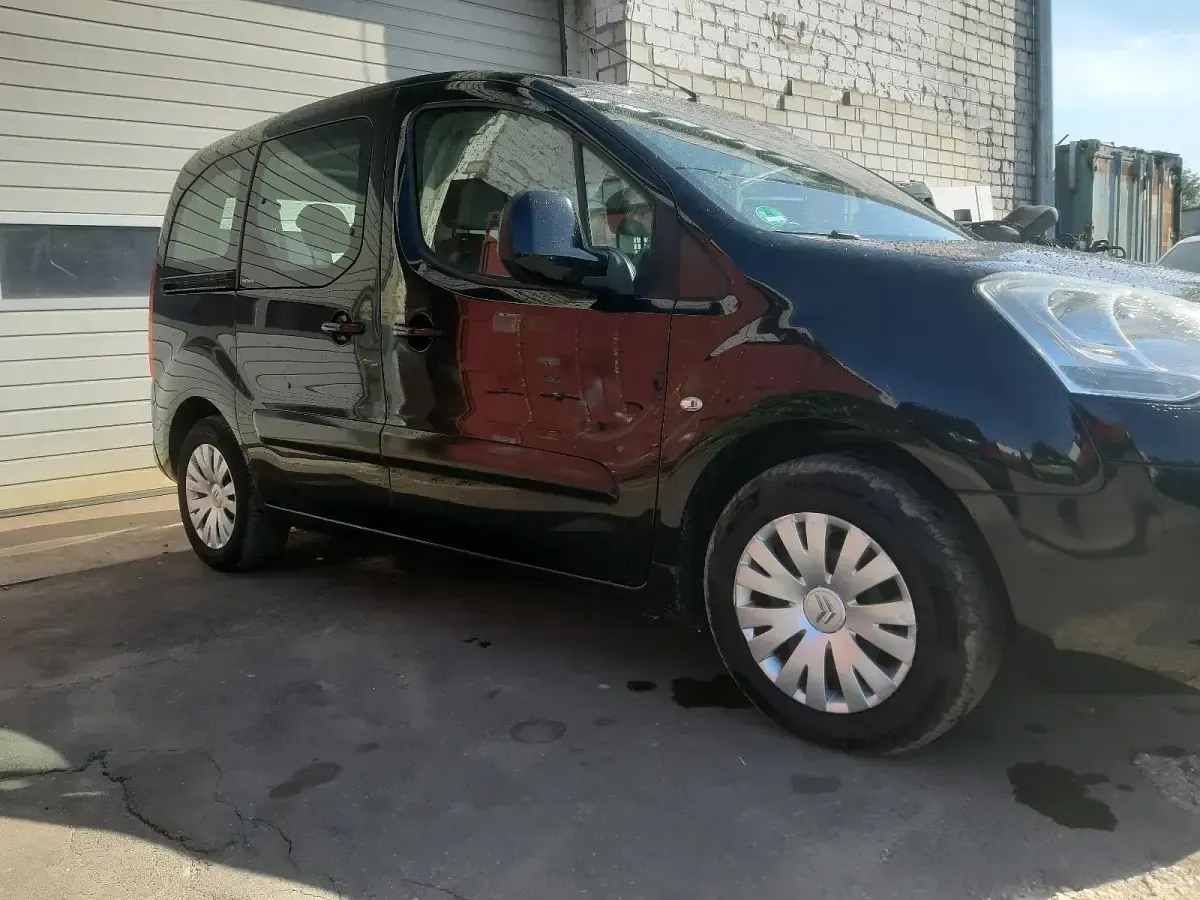 Gebraucht Citroën Berlingo 112 PS (82 kW) 2012 Schwarz Van / Kleinbus