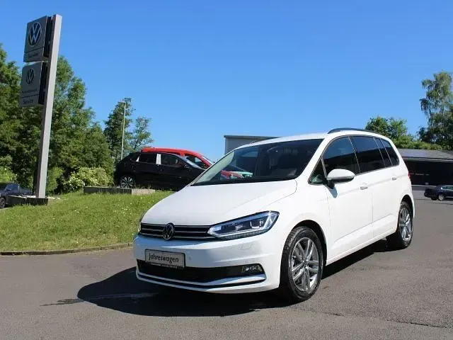 Gebraucht VW Touran 150 PS (110 kW) 2026 Weiß Van / Kleinbus