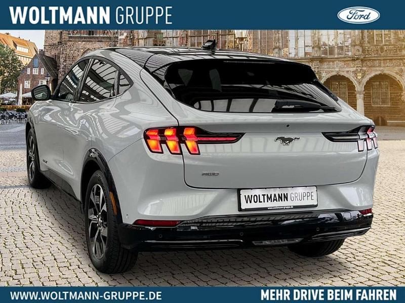 Gebraucht Ford Mustang Mach-E Premium 197 kW (269 PS) 2022 Space white SUV