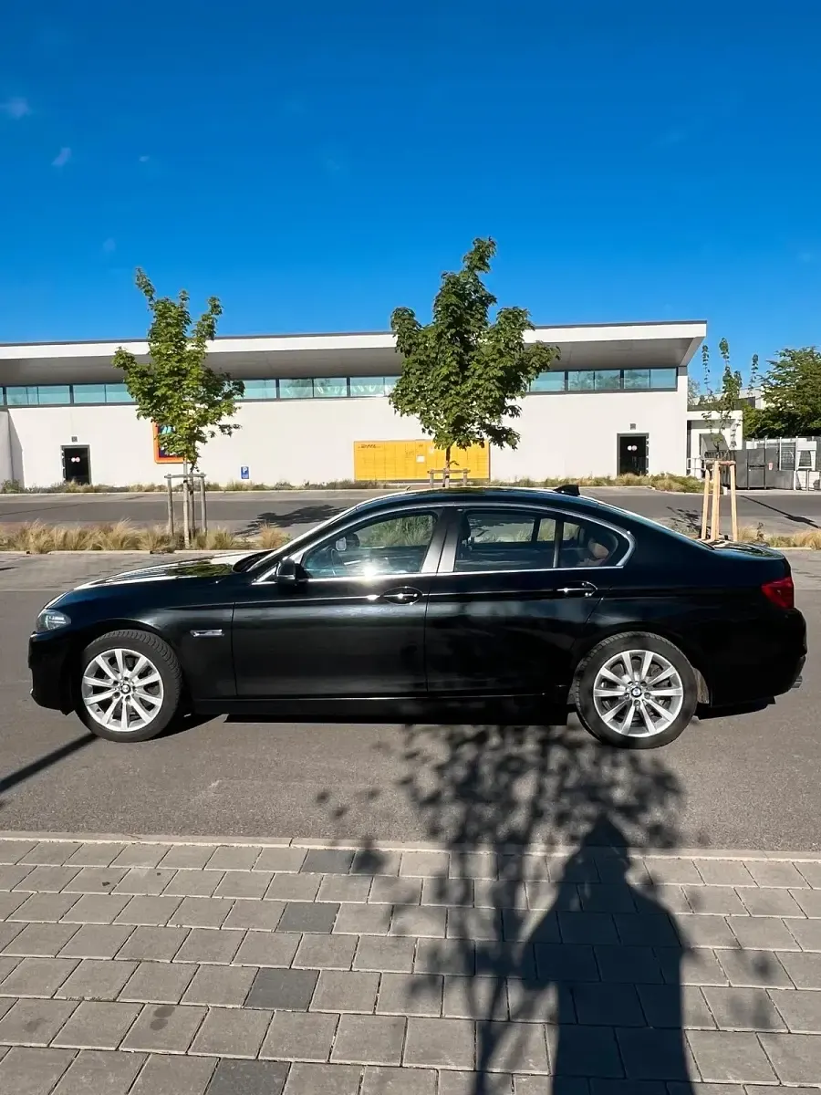 Second-hand BMW 520 190 CP (139 kW) 2015 Negru Berlinǎ