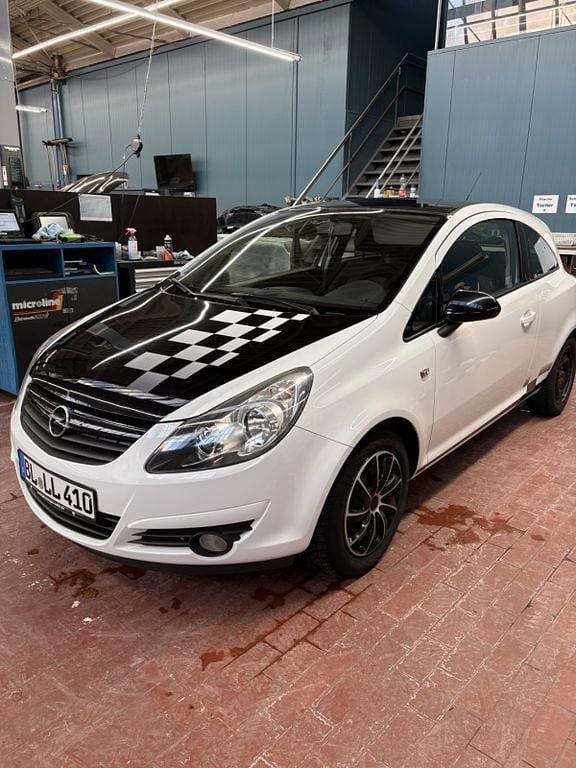Gebraucht Opel Corsa Color Edition 101 PS (74 kW) 2011 Weiß Kleinwagen
