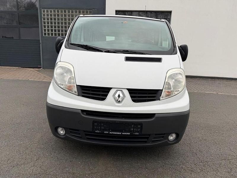 Gebraucht Renault Trafic 114 PS (83 kW) 2014 Weiß Van / Kleinbus