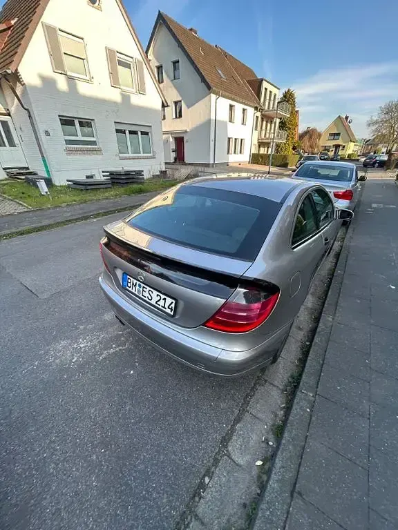 Gebraucht Mercedes C180 143 PS (105 kW) 2003 Grau Coupé