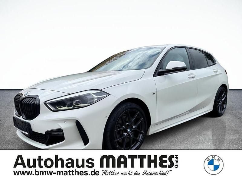 Weiss Gebraucht 2021 BMW 120 Comfort Edition Kleinwagen | 24.950 € (Fairer Preis) - Bild 1/4