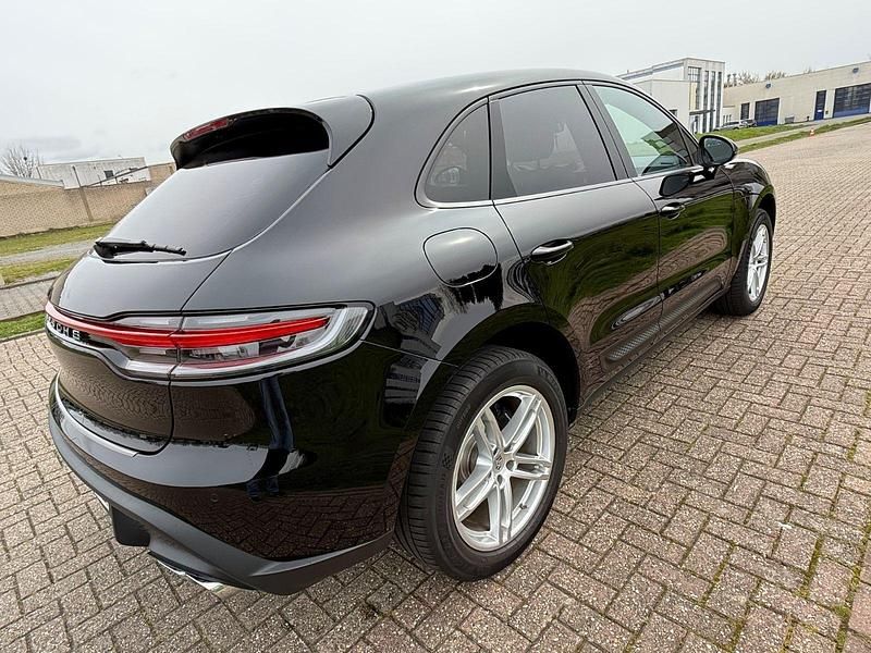 Gebraucht Porsche Macan 265 PS (194 kW) 2023 Schwarz SUV
