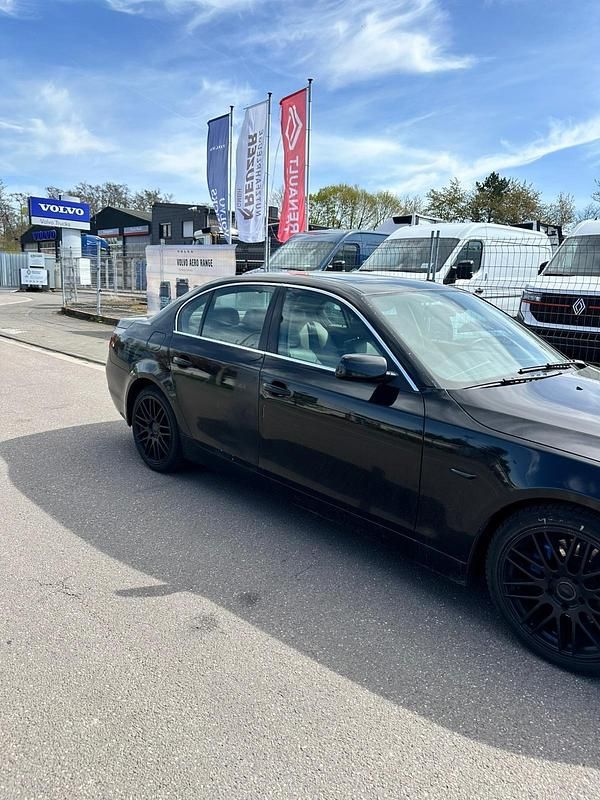 Gebraucht BMW 530 218 PS (160 kW) 2004 Schwarz Limousine