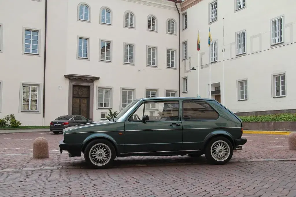 Gebraucht VW Golf I 50 PS (36 kW) 1983 Grün Kleinwagen