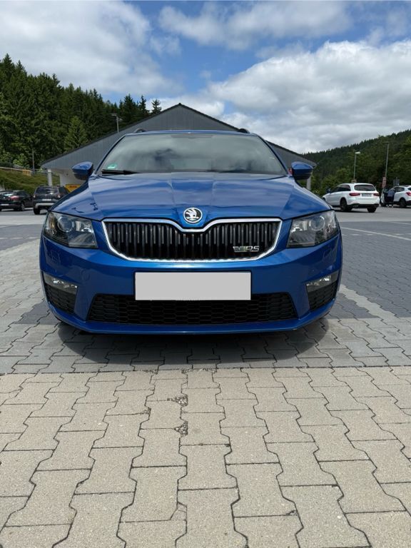 Blau Gebraucht 2016 Skoda Octavia RS Kombi | 14.000 € (Superpreis) - Bild 1/4