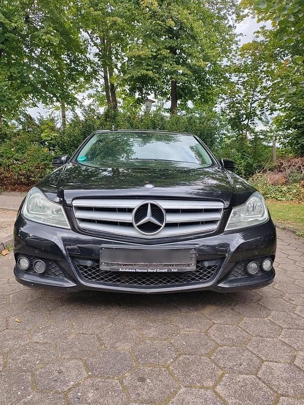 Gebraucht Mercedes C220 170 PS (125 kW) 2011 Schwarz Limousine