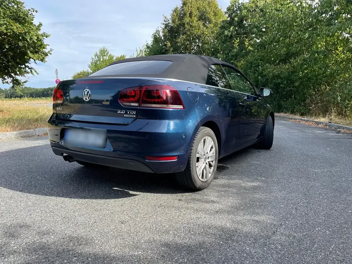 Gebraucht VW Golf Cabriolet 140 PS (102 kW) 2014 Blau Cabrio