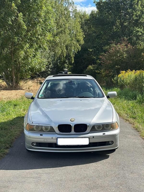 Grau Gebraucht 2001 BMW 530 Limousine | 2.200 € (Superpreis) - Bild 1/4