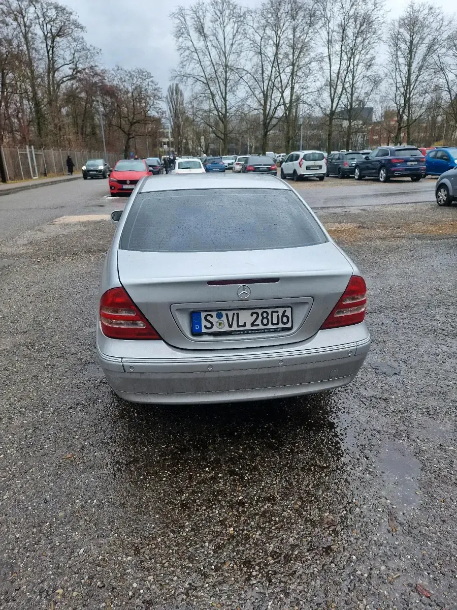Gebraucht Mercedes C180 149 PS (109 kW) 2003 Silber Limousine