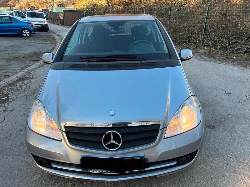 Silber Gebraucht 2009 Mercedes A150 Limousine | 2.299 € (Superpreis) - Bild 1/4