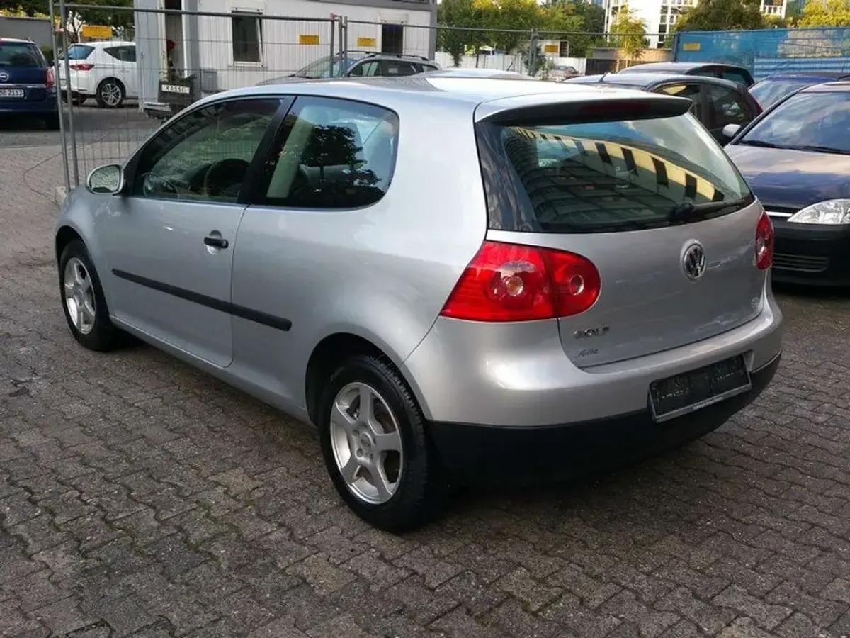 Gebraucht VW Golf V 80 PS (58 kW) 2008 Silber Kleinwagen