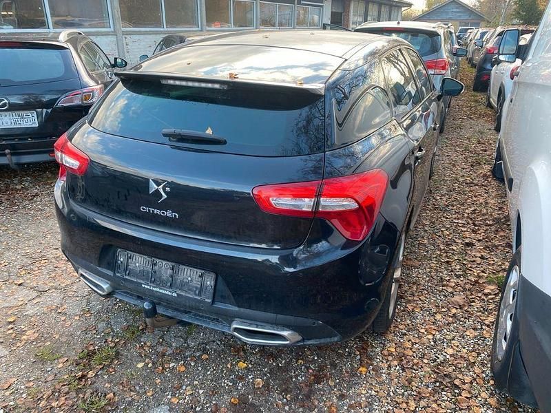 Gebraucht Citroën DS5 Chic 120 PS (88 kW) 2014 Schwarz Kleinwagen