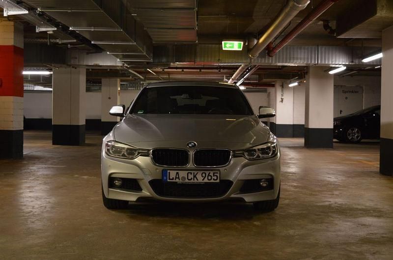 Silber Gebraucht 2017 BMW 335 M Sport Kombi | 15.500 € (Superpreis) - Bild 1/4