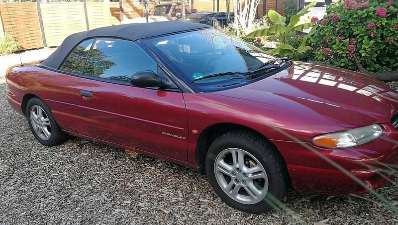 Rot Gebraucht 1997 Chrysler Stratus Cabrio | 2.200 € (Etwas zu teuer) - Bild 1/4