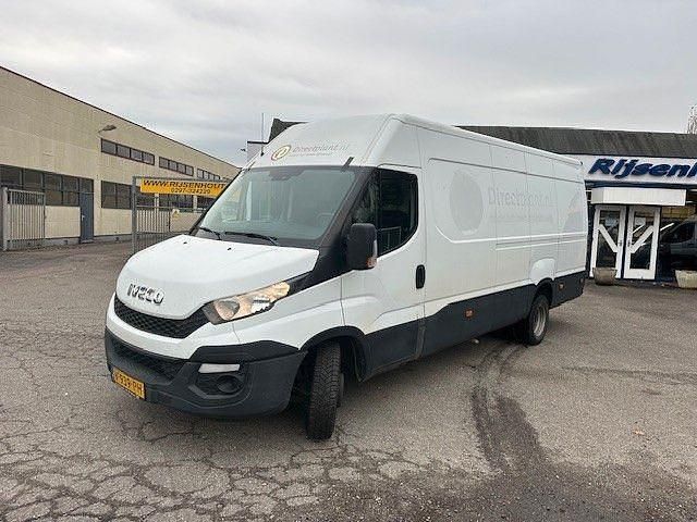 Weiß Gebraucht 2016 Iveco Daily Limousine | 9.900 € (Etwas zu teuer) - Bild 1/4