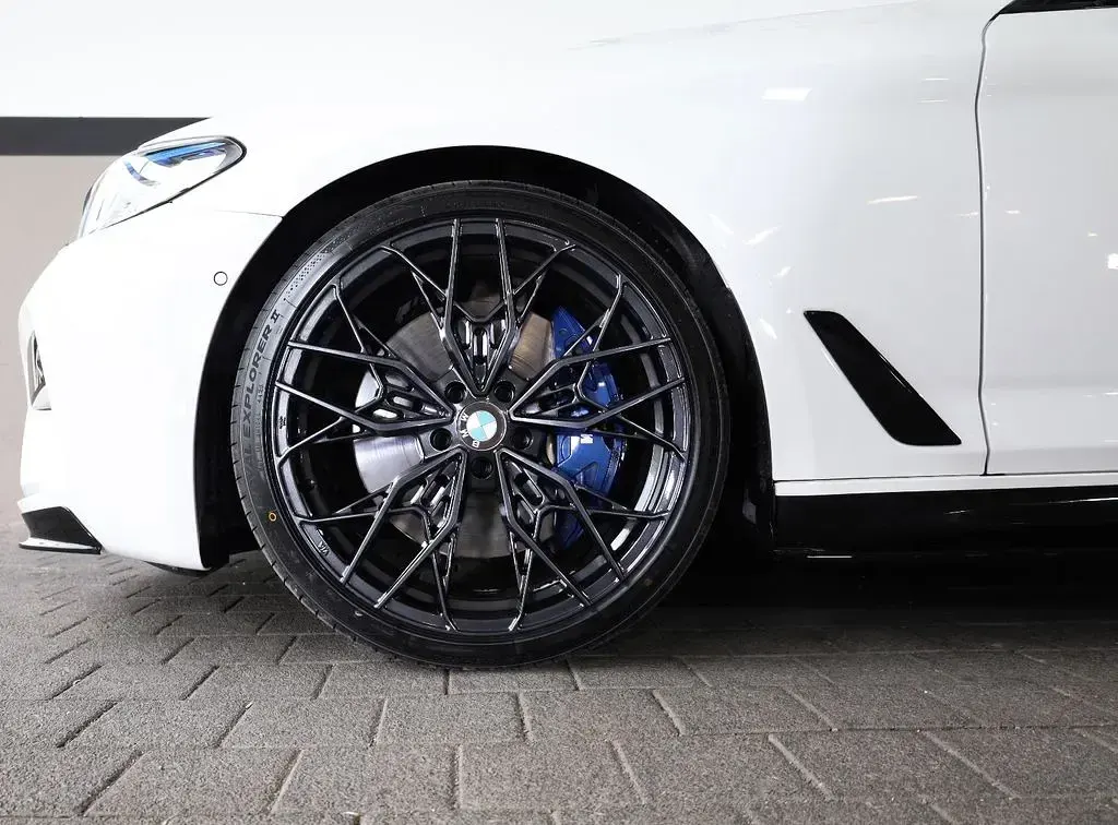 Gebraucht BMW M550 Performance 462 PS (339 kW) 2019 Weiß Limousine