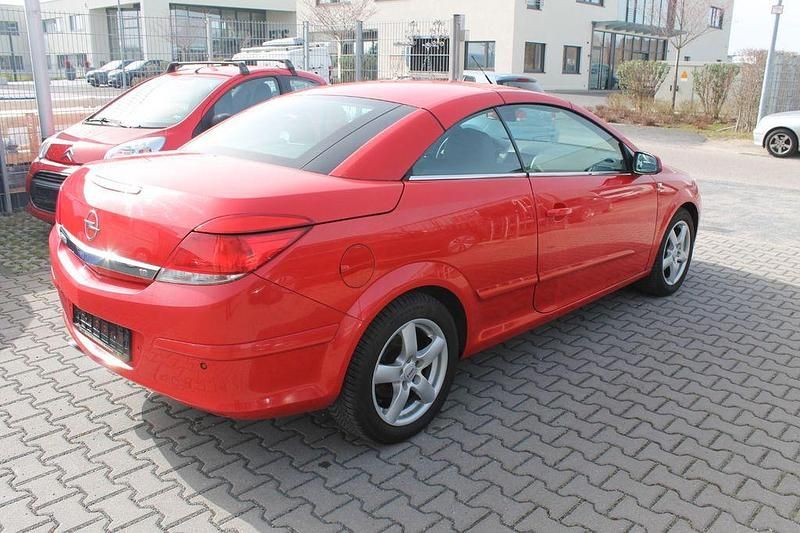 Gebraucht Opel Astra Cabriolet Edition 140 PS (102 kW) 2008 Rot Cabrio