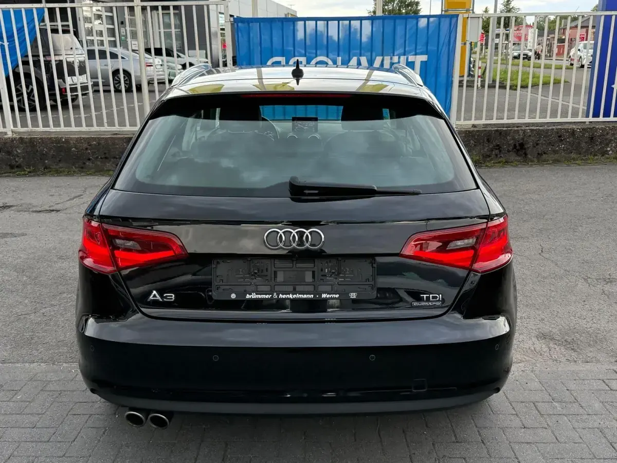 Gebraucht Audi A3 Ambiente 150 PS (110 kW) 2016 Schwarz Limousine