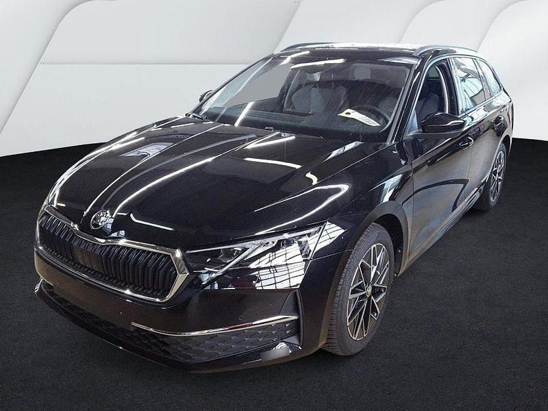 Grau Gebraucht 2024 Skoda Octavia Selection Kombi | 32.085 € (Fairer Preis) - Bild 1/2