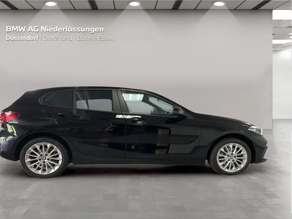 Gebraucht BMW 118 Sport Line 136 PS (100 kW) 2024 Schwarz Limousine