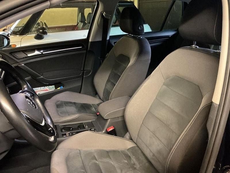 Gebraucht VW Golf VII Highline 131 PS (96 kW) 2018 Schwarz Limousine