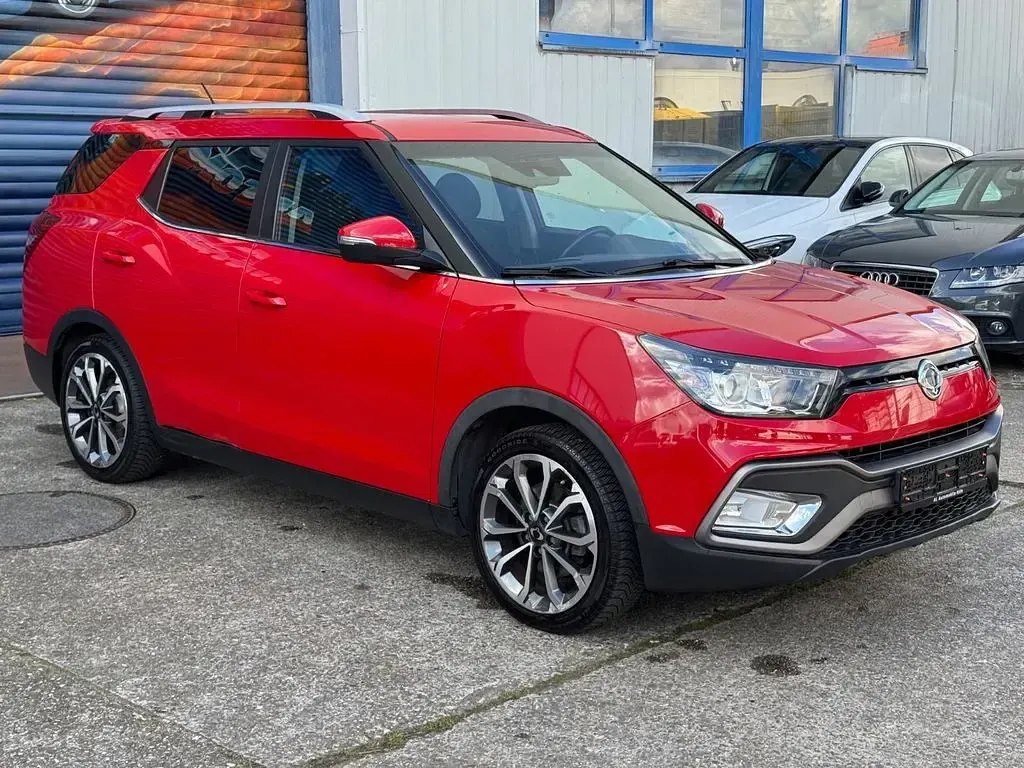 Gebraucht SsangYong XLV 128 PS (94 kW) 2017 Rot SUV