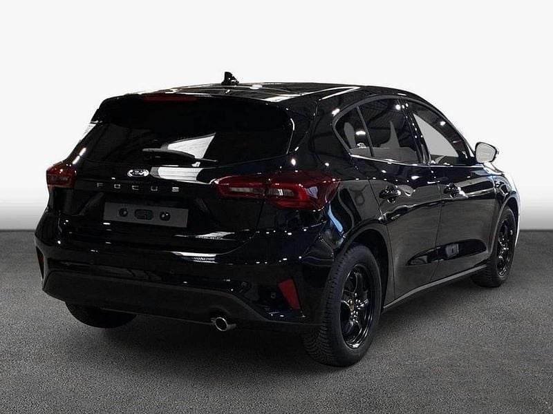 Neu Ford Focus Titanium 155 PS (114 kW) 2025 Agate black metallic Limousine