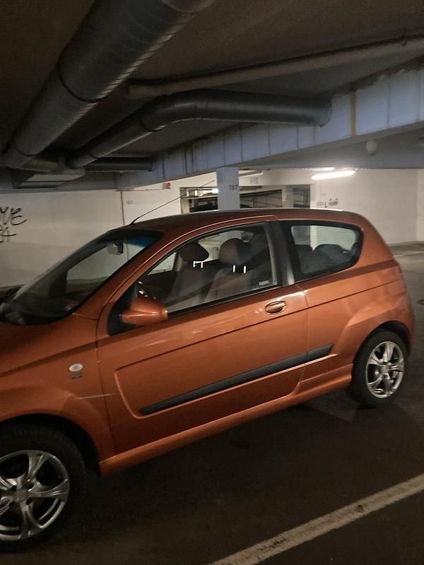 Orange Gebraucht 2007 Chevrolet Kalos Kleinwagen | 800 € (Fairer Preis) - Bild 1/4