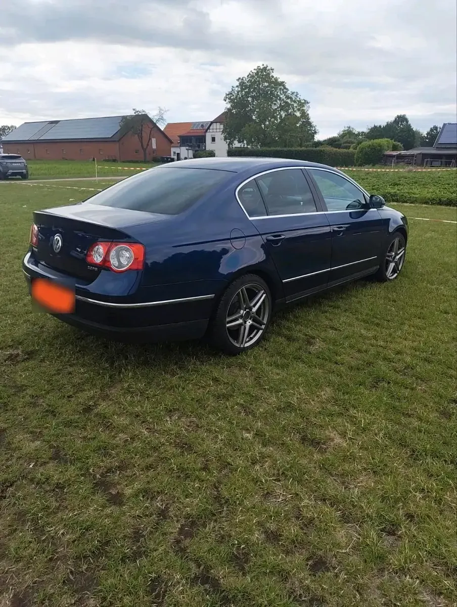 Gebraucht VW Passat 150 PS (110 kW) 2005 Blau Limousine
