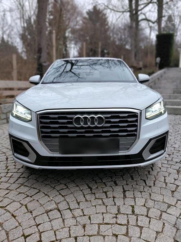 Gebraucht Audi Q2 Sport 150 PS (110 kW) 2019 Weiß SUV