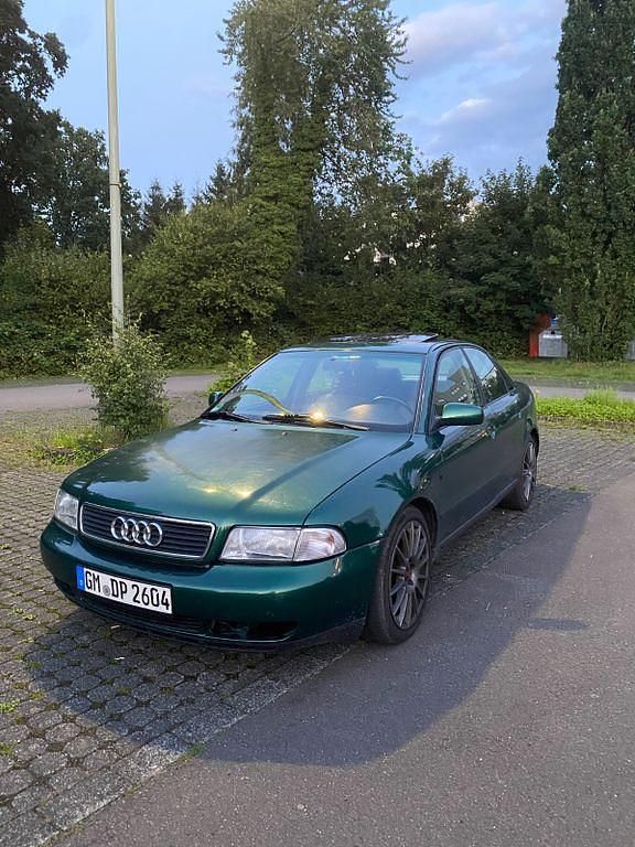 Grün Gebraucht 1998 Audi A4 Performance Limousine | 999 € (Guter Preis) - Bild 1/4