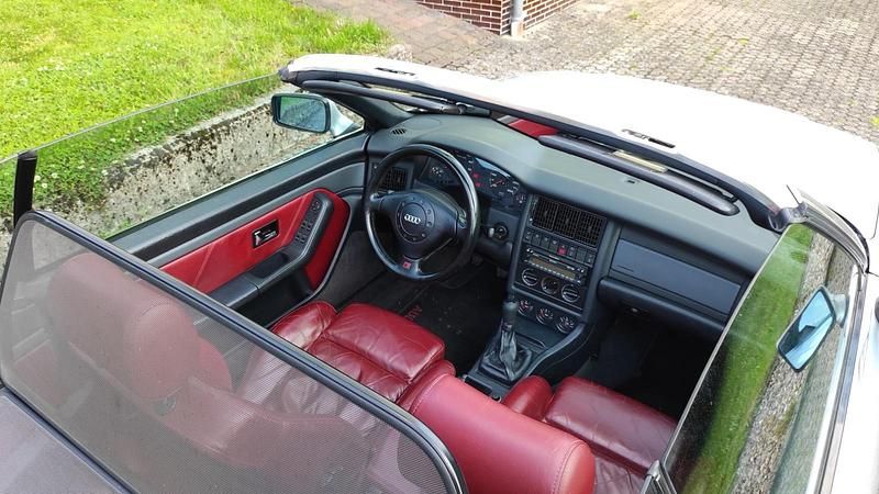 Second-hand Audi 80 125 CP (91 kW) 1997 Argintiu Cabrio