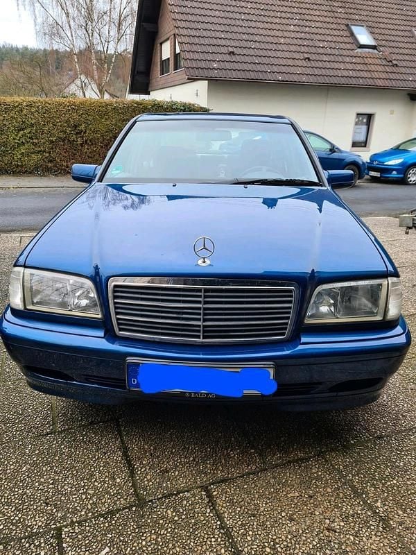 Gebraucht Mercedes C180 122 PS (89 kW) 2000 Blau Limousine