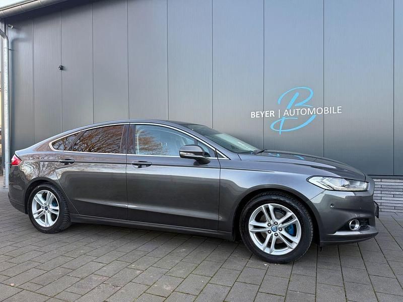 Gebraucht Ford Mondeo Titanium 179 PS (131 kW) 2016 Grau Limousine
