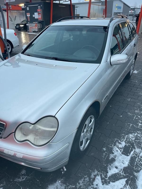 Gebraucht Mercedes C220 143 PS (105 kW) 2001 Silber Kombi