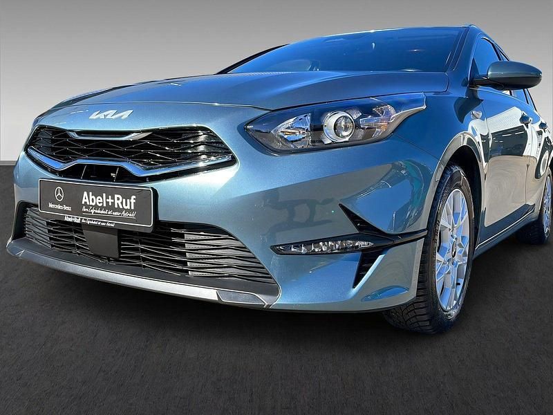 Gebraucht Kia Ceed Vision 140 PS (102 kW) 2024 Grau Kleinwagen