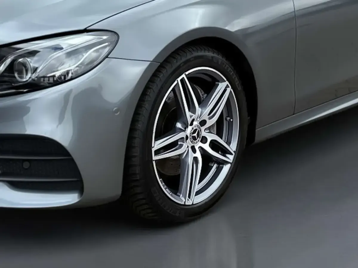 Gebraucht Mercedes E200 AMG 184 PS (135 kW) 2019 Grau Limousine