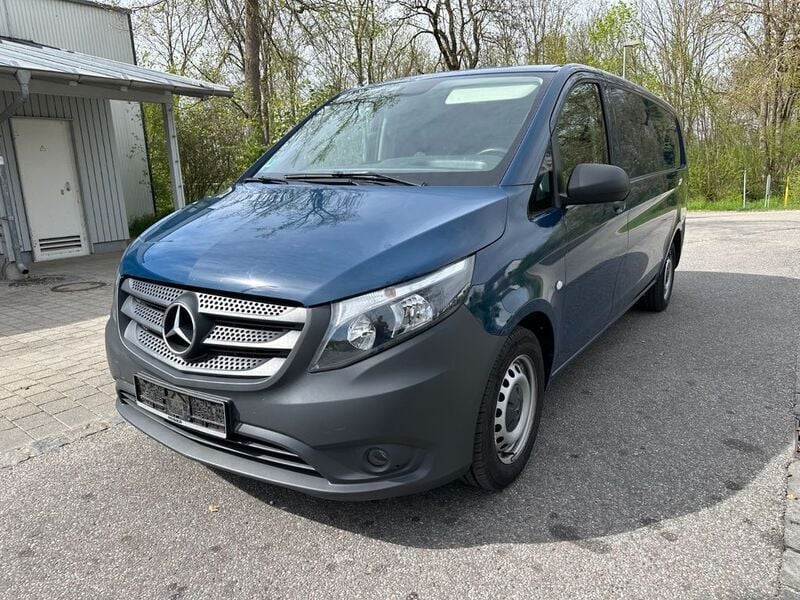 Blau Gebraucht 2020 Mercedes Vito Van / Kleinbus | 16.900 € - Bild 1/4