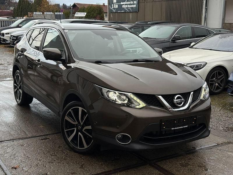 Braun Gebraucht 2017 Nissan Qashqai Tekna SUV | 12.900 € (Guter Preis) - Bild 1/4